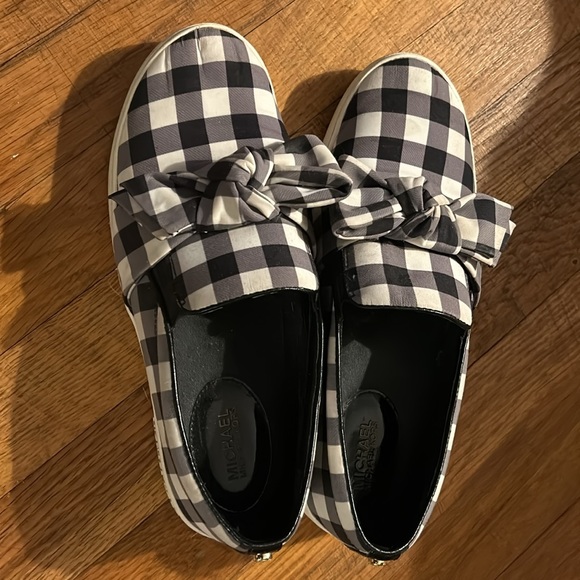 Michael Kors Buffalo Check Tote - Picture 2 of 5